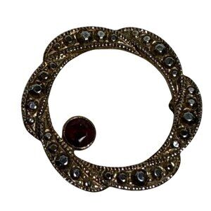 Vintage Gold Tone Rhinestone Circle Brooch With Red Accent Jewel 1"